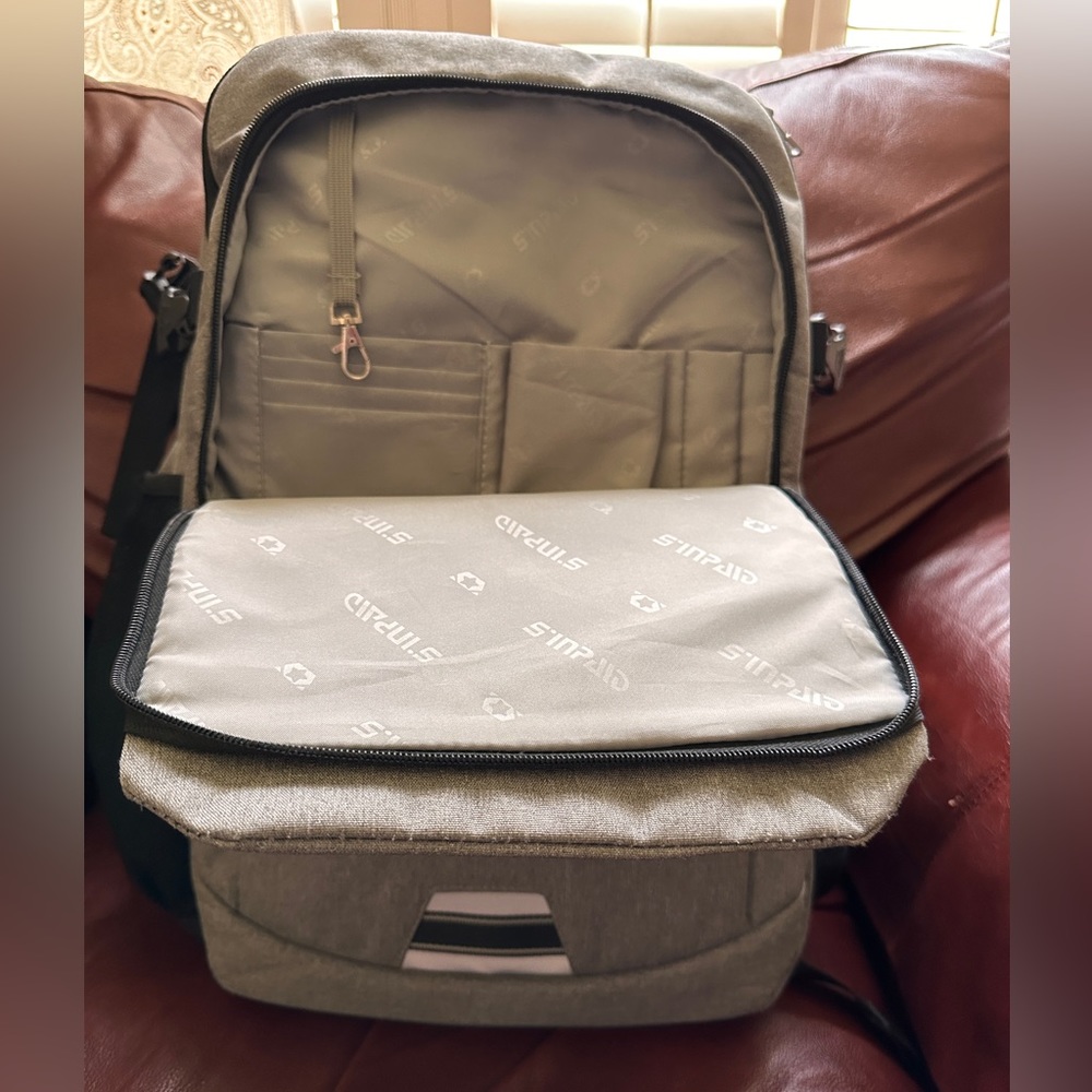 Large Computer Backpack - image 4